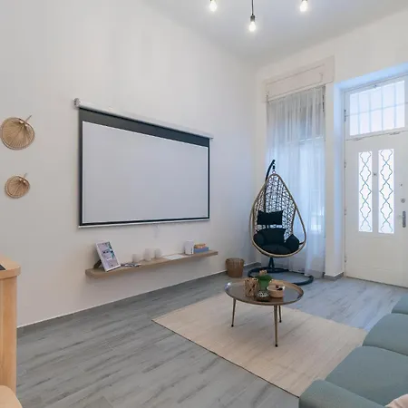 Stylish Flat With Projector Close To Danube Appartement *