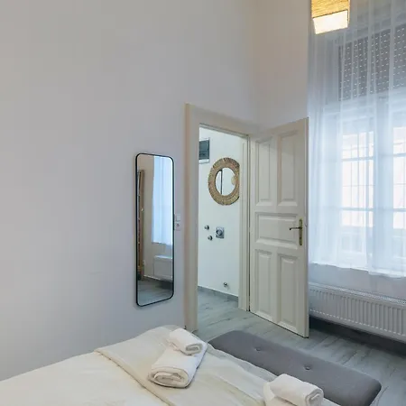 Stylish Flat With Projector Close To Danube * Boedapest